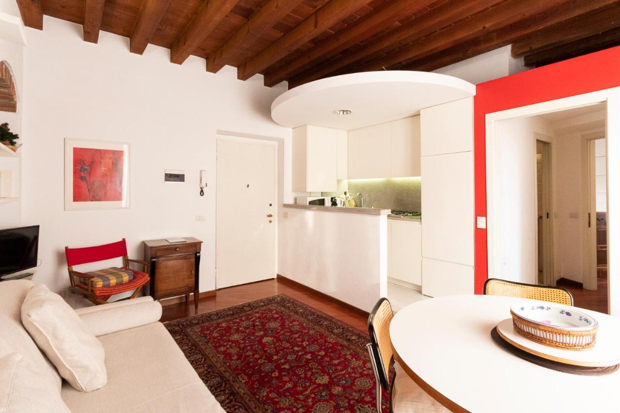 Anfiteatro Apartment In Brera Милан Экстерьер фото